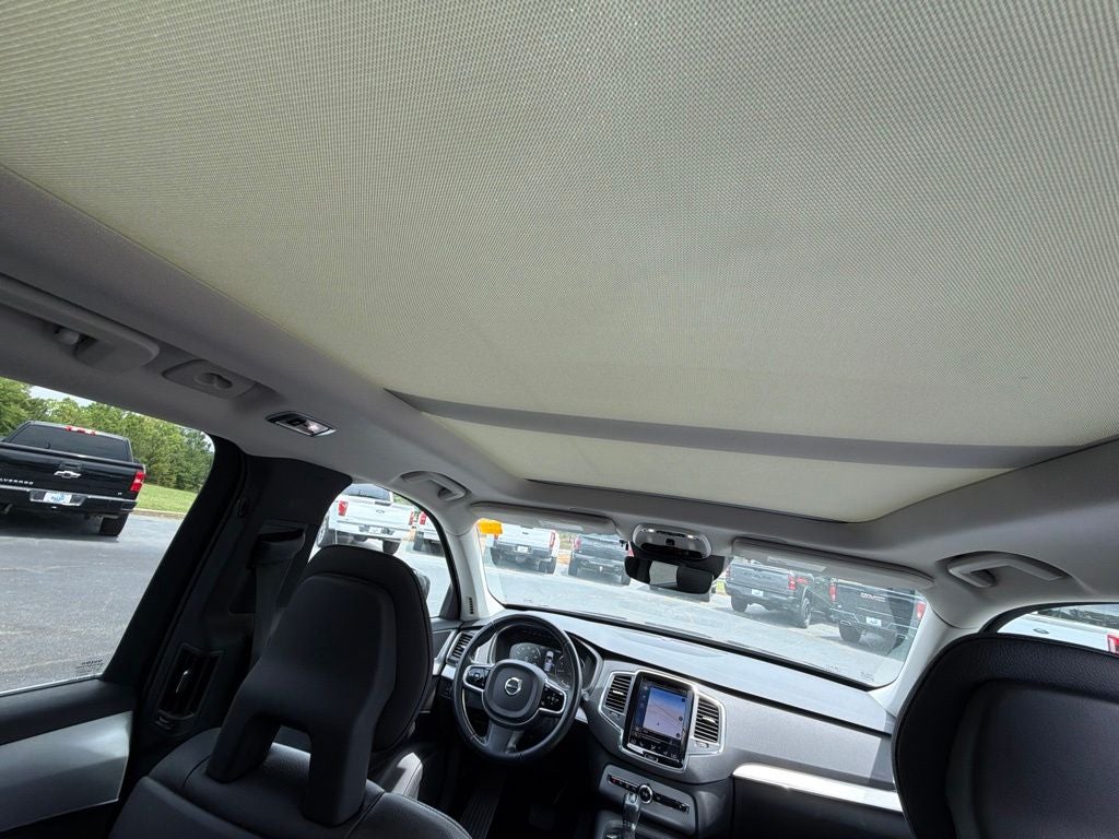 2017 Volvo XC90 T6 Momentum