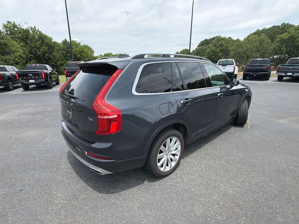 2017 Volvo XC90 T6 Momentum
