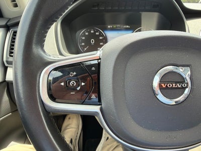 2017 Volvo XC90 T6 Momentum