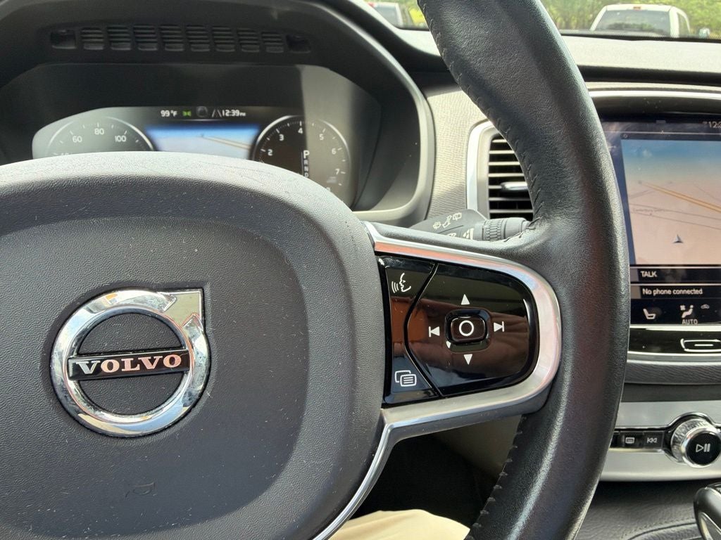 2017 Volvo XC90 T6 Momentum