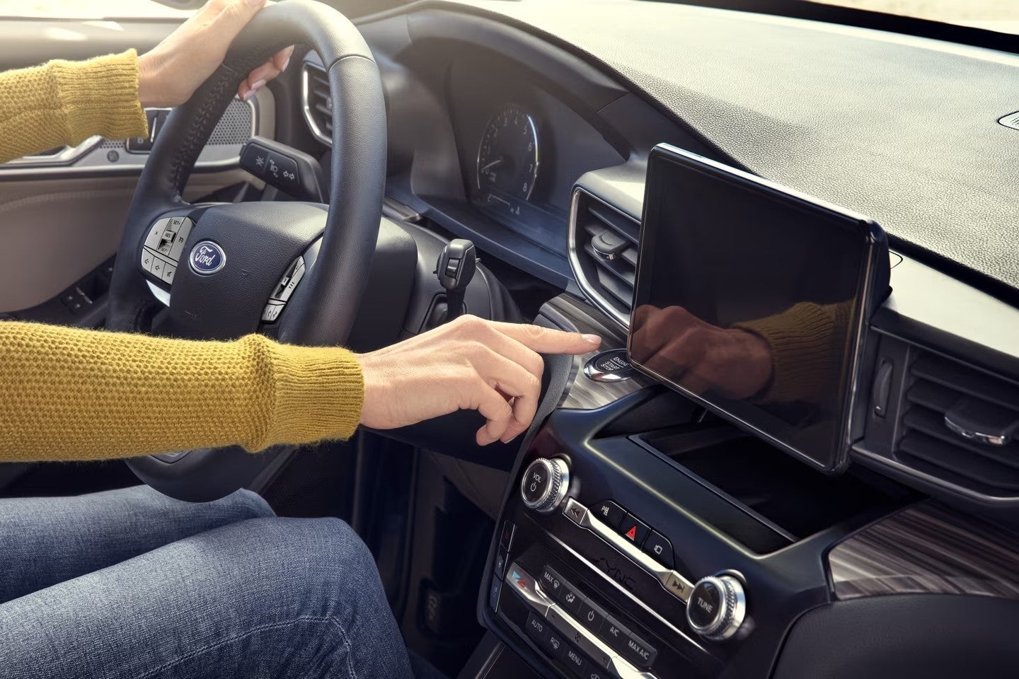Ford Explorer Charlotte Signature Interior